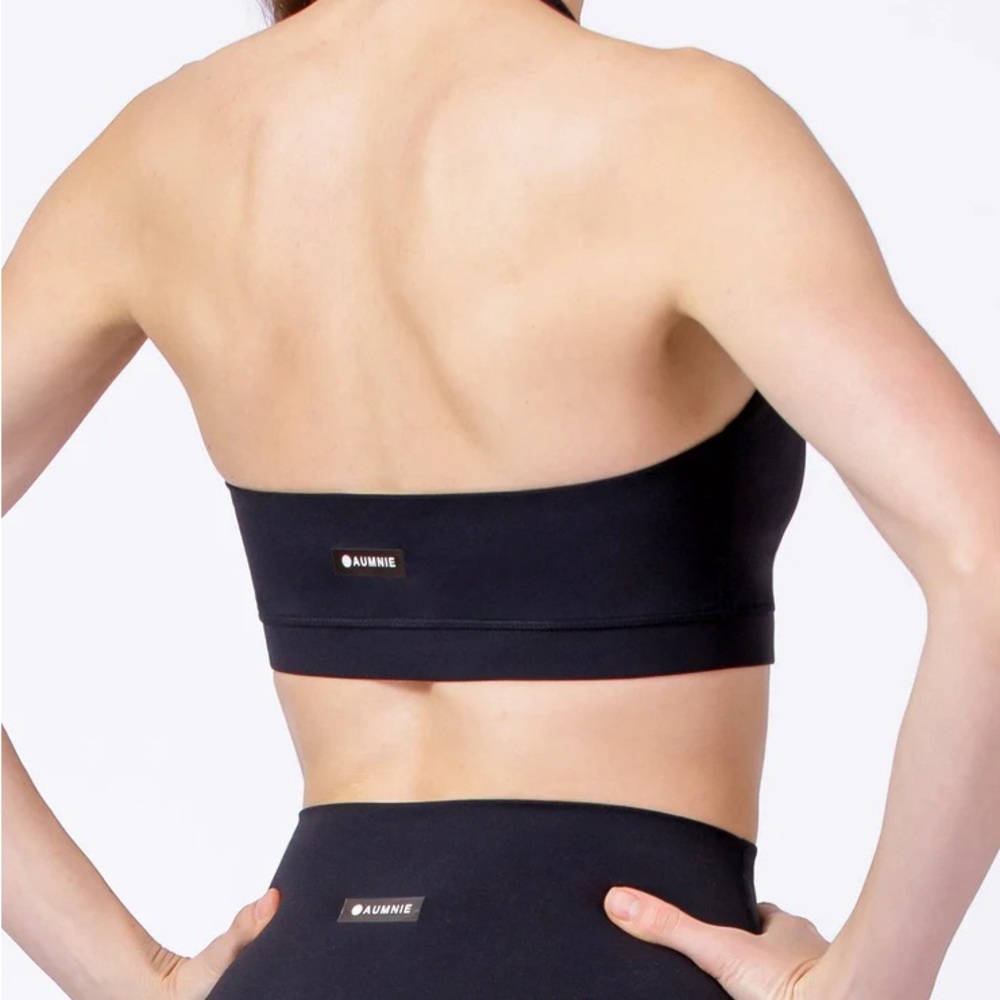 Aumnie blue halter style sports bra small